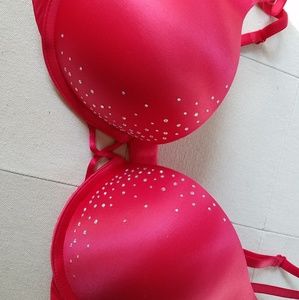 Victoria Secret bombshell bra